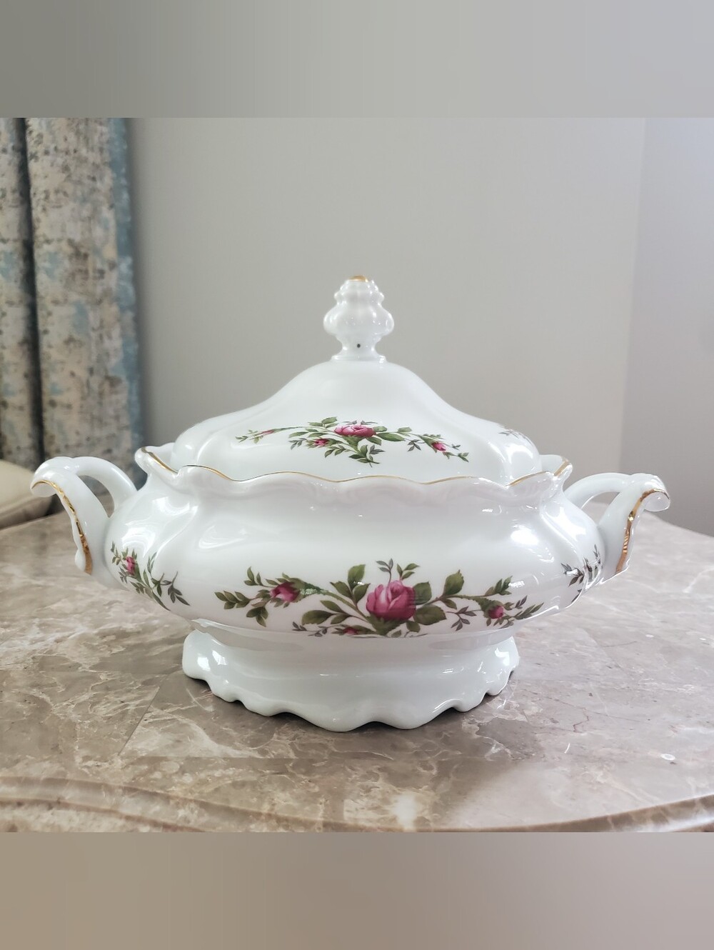 Vintage Traditions Fine China Johann Haviland Moss Rose Covered Vegetable Dish